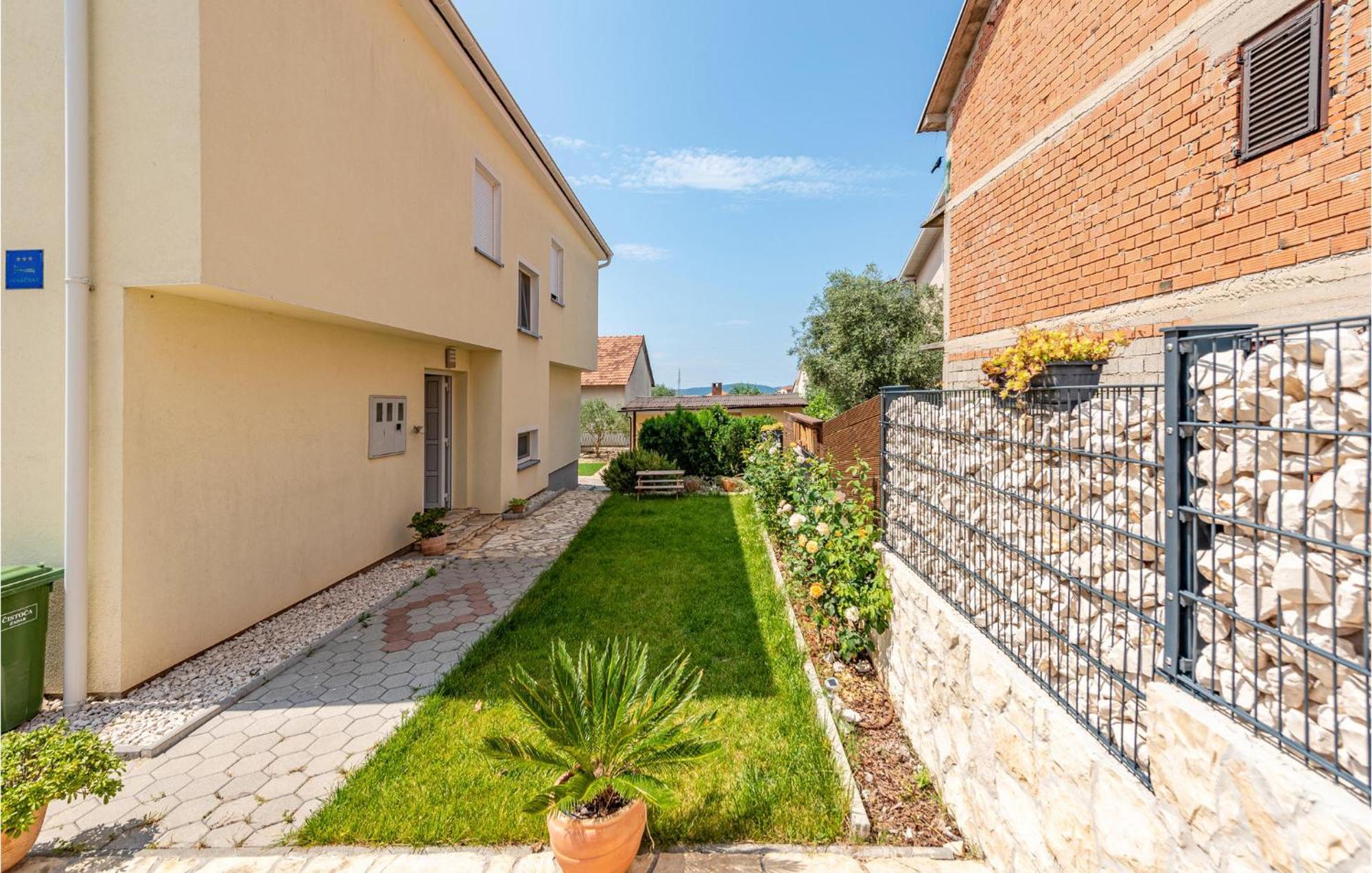 Awesome In With Wifi Apartment Zadar