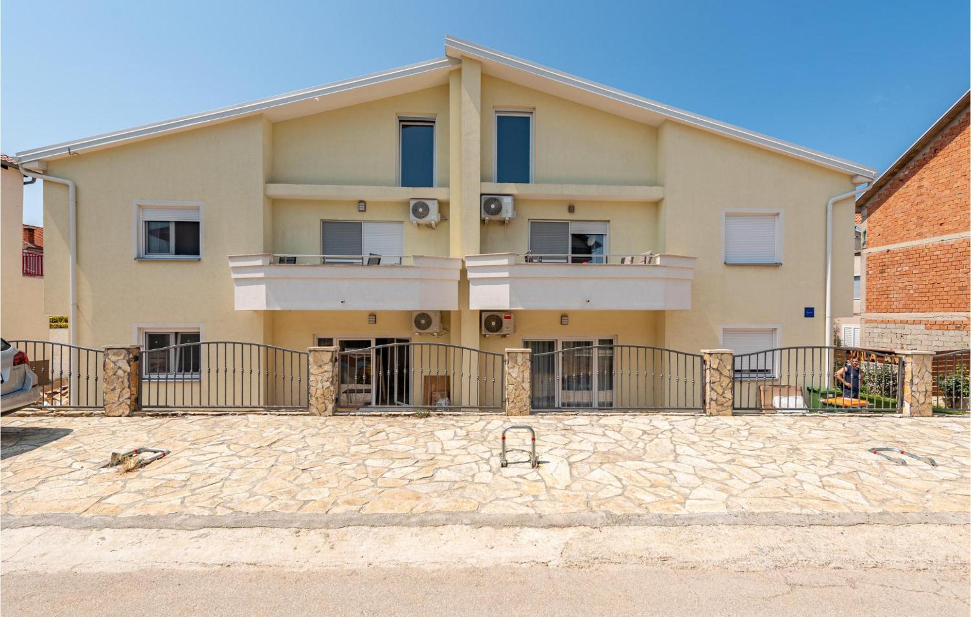 Apartment Awesome In With Wifi Zadar