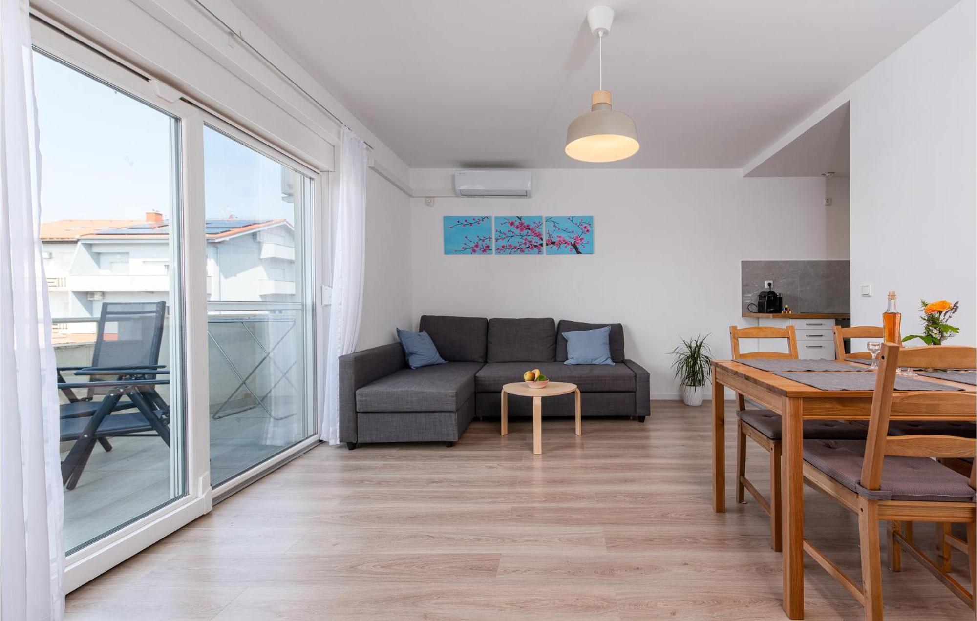 Apartment Awesome In With Wifi